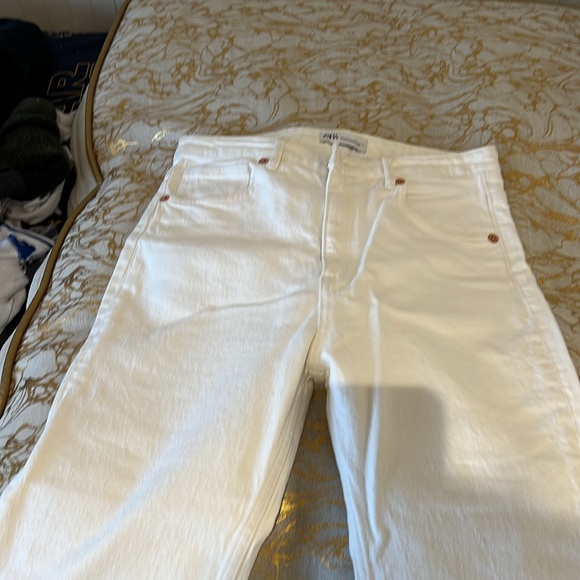 Zara White Jean - Picture 3 of 6